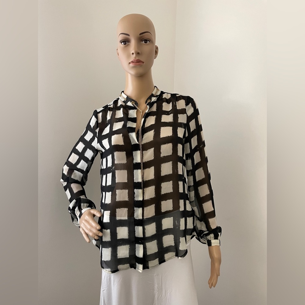 Michael Kors Buttom down long sleeve blouse